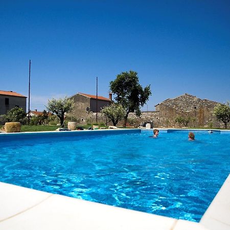 Marceta - Apartments & Rooms With Swimming Pool Fažana エクステリア 写真